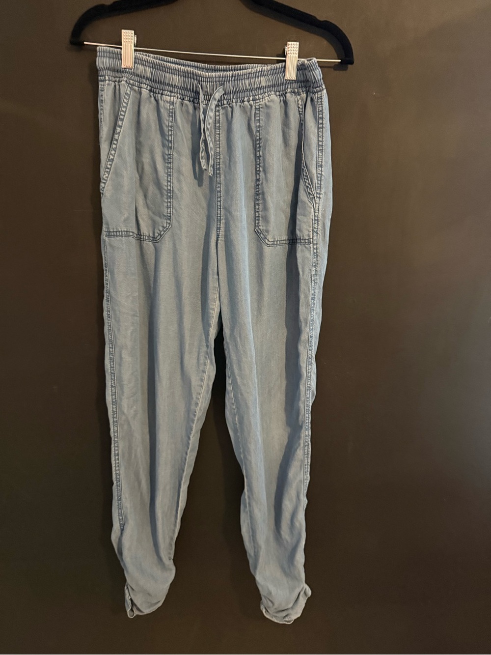 Thread & Supply Women’s Light Blue Drawstring Chambray Joggers Small